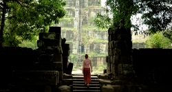 L'escalier qui emmène aux temples d'Angkor