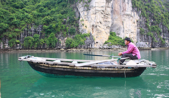 Rameur de la baie d'Halong