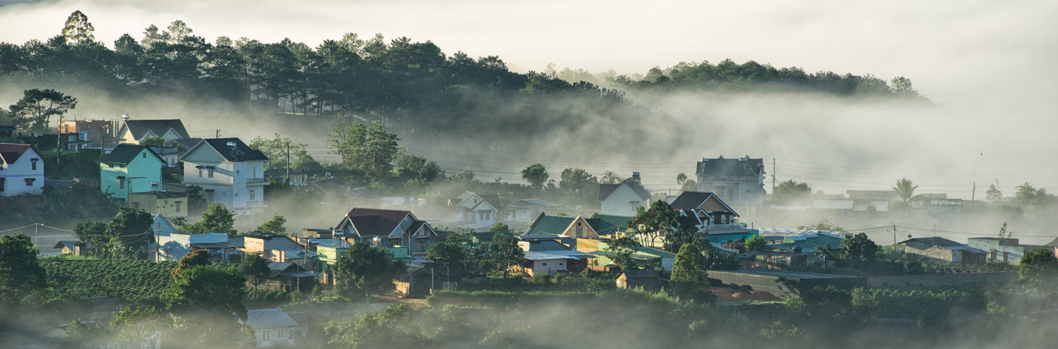 Maisons en brouillard