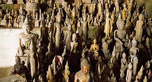 la grotte des statues de bouddha de Phakhou
