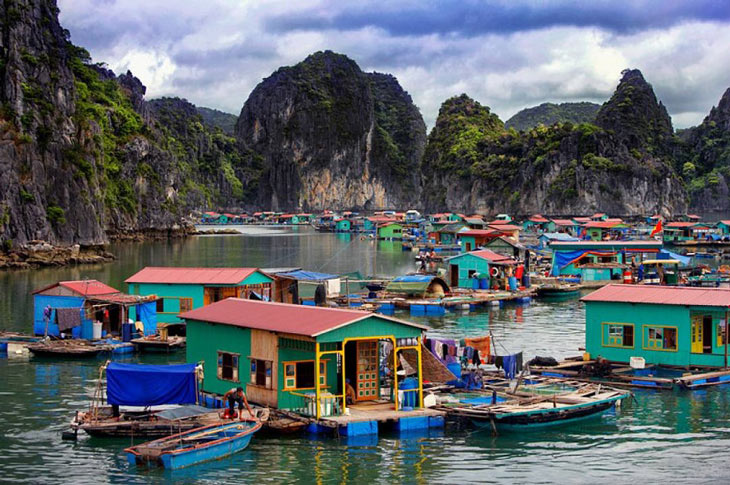 village flottant de Vung Vieng