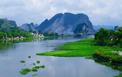 Rivière Ngo Dong à Ninh Binh