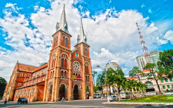 Cathédrale de Notre-Dame à Saigon