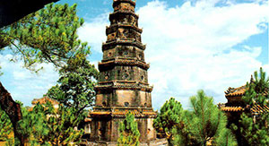 Tour octogonale - Pagode Thien Mu