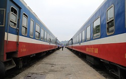 Train Hanoi - Lao Cai