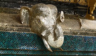 la statue de la tête de l'éléphant à Luang Prabang