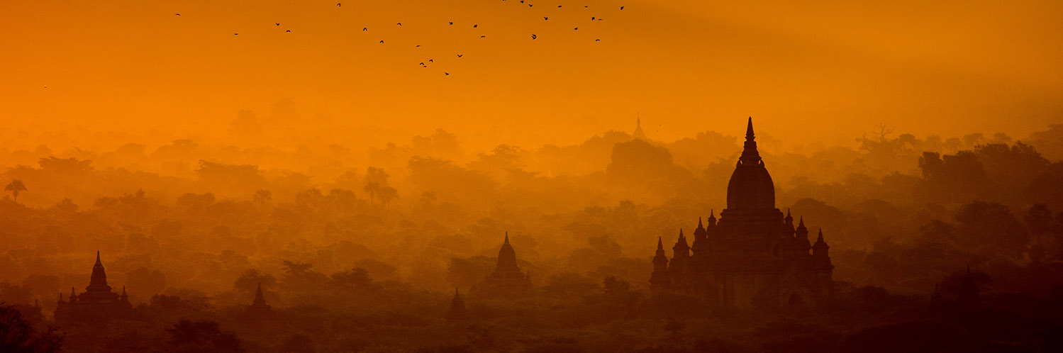 Bagan au crépuscule en Birmanie