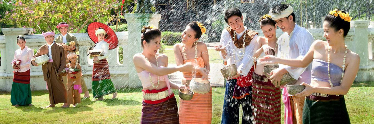 Les laotiens célèbrent la fête de l'eau