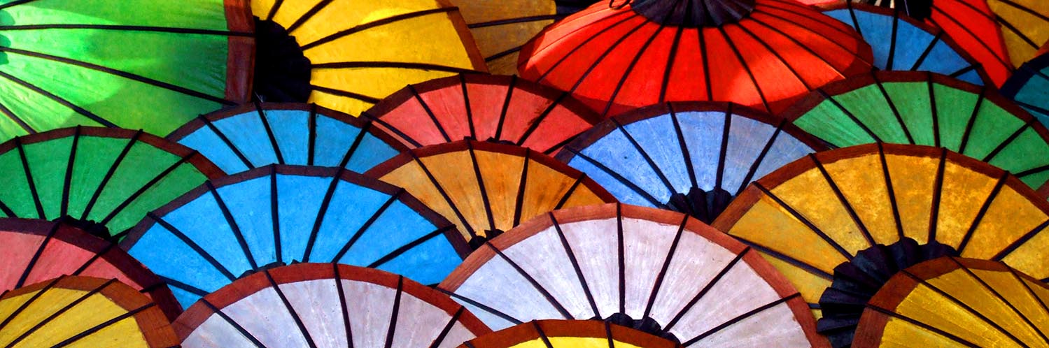 Les parapluies colories vendues au marché de Luang Prabang