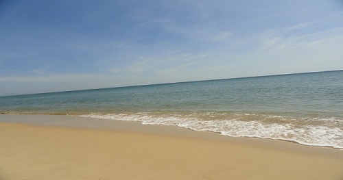 La plage Nhat Le à Quang Binh