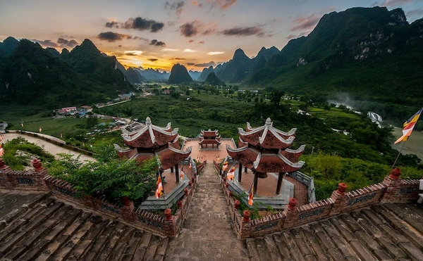 pagode phat tich truc lam cao bang